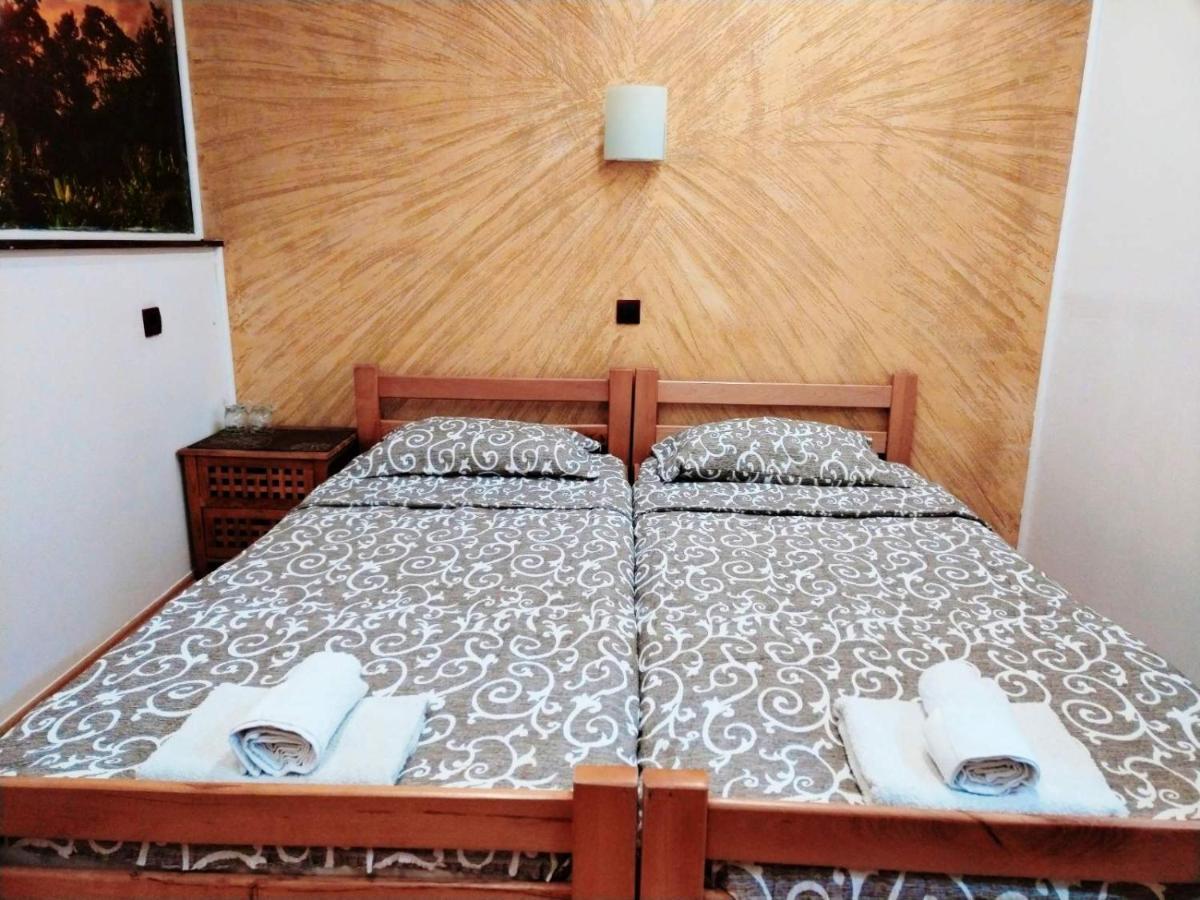 Fun Rooms Sobe Prenociste Borca ภายนอก รูปภาพ