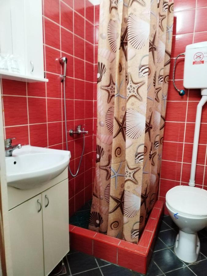 Fun Rooms Sobe Prenociste Borca ภายนอก รูปภาพ