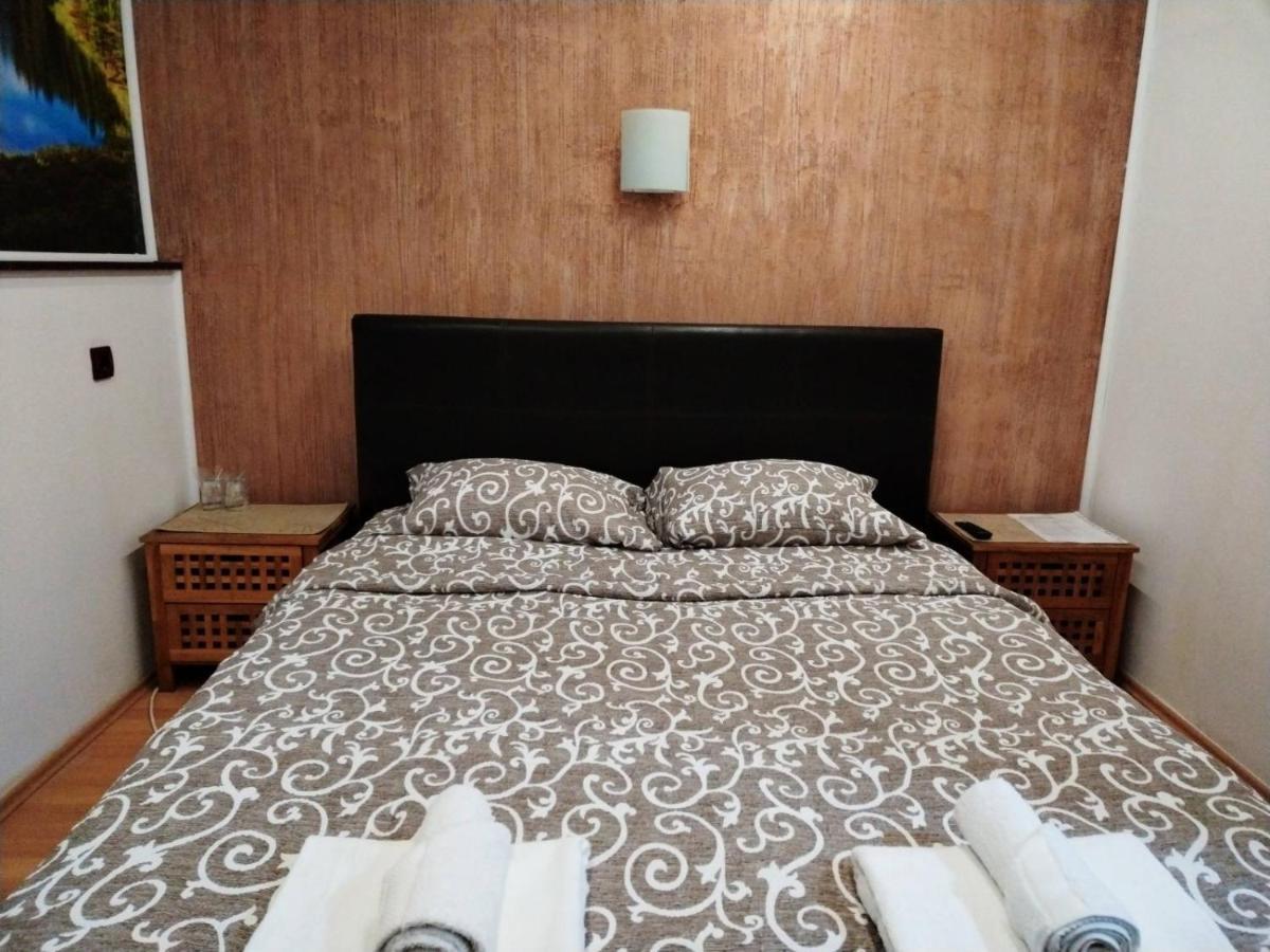 Fun Rooms Sobe Prenociste Borca ภายนอก รูปภาพ