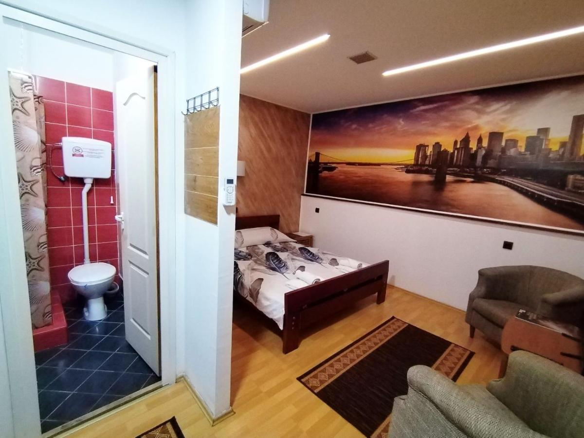 Fun Rooms Sobe Prenociste Borca ภายนอก รูปภาพ
