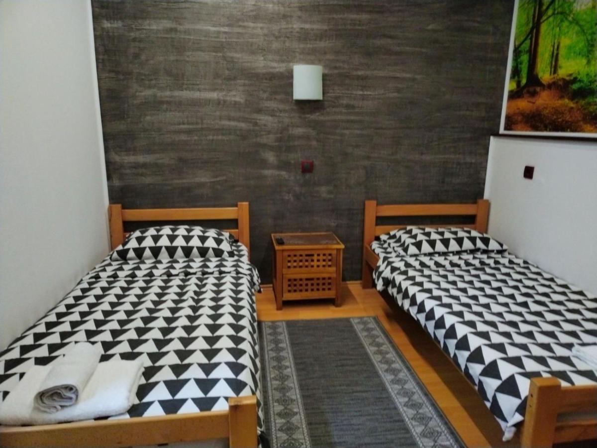 Fun Rooms Sobe Prenociste Borca ภายนอก รูปภาพ