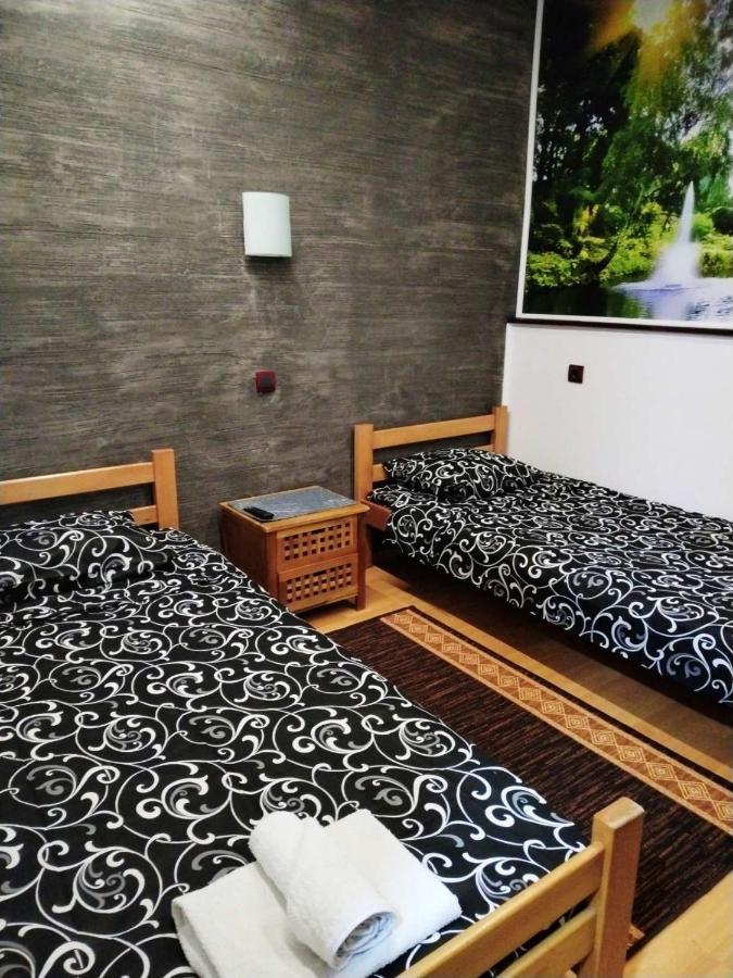 Fun Rooms Sobe Prenociste Borca ภายนอก รูปภาพ