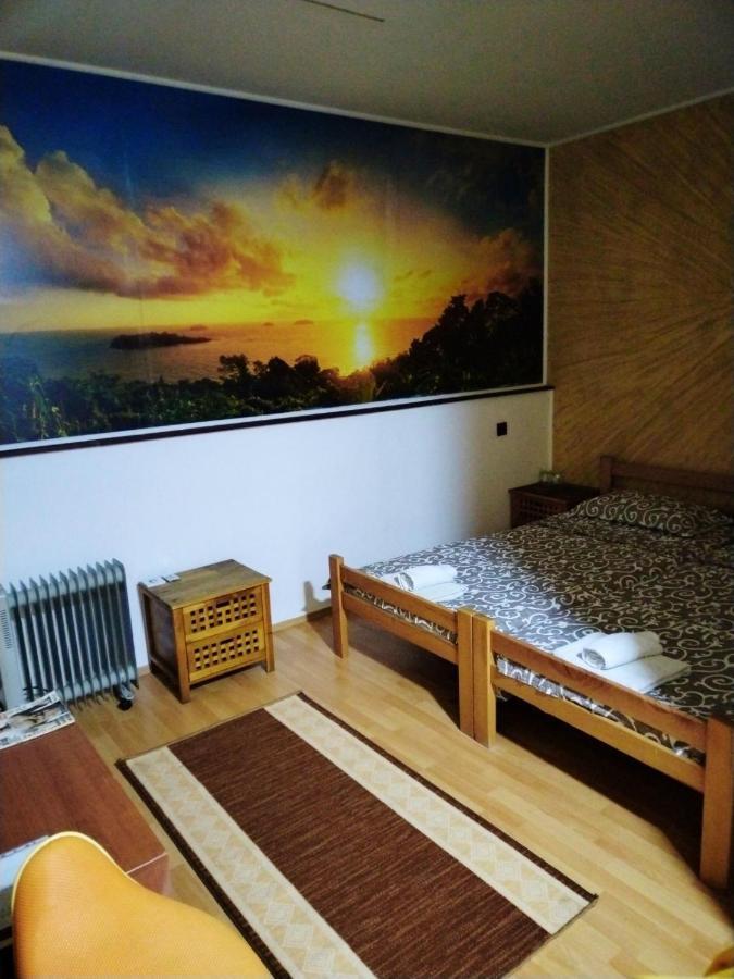 Fun Rooms Sobe Prenociste Borca ภายนอก รูปภาพ