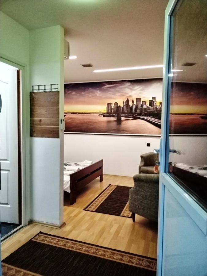 Fun Rooms Sobe Prenociste Borca ภายนอก รูปภาพ