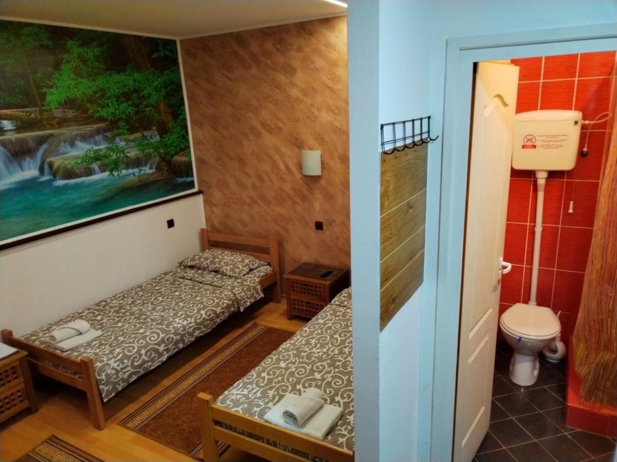 Fun Rooms Sobe Prenociste Borca ภายนอก รูปภาพ